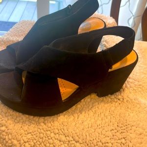 Clarks Velvet platform  Sandal